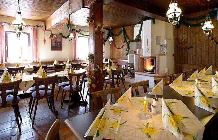 Gasthaus Mooshaeusl Hebertshausen Buitenkant foto